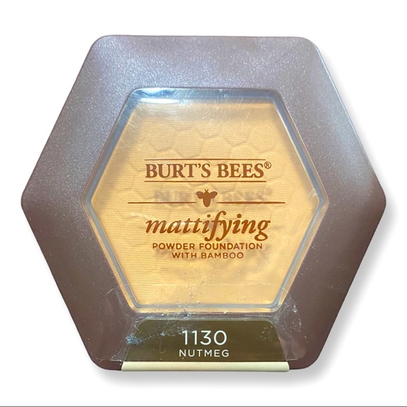 Burt’s Bees powder ⭐️5/$20⭐️ - Picture 1 of 3